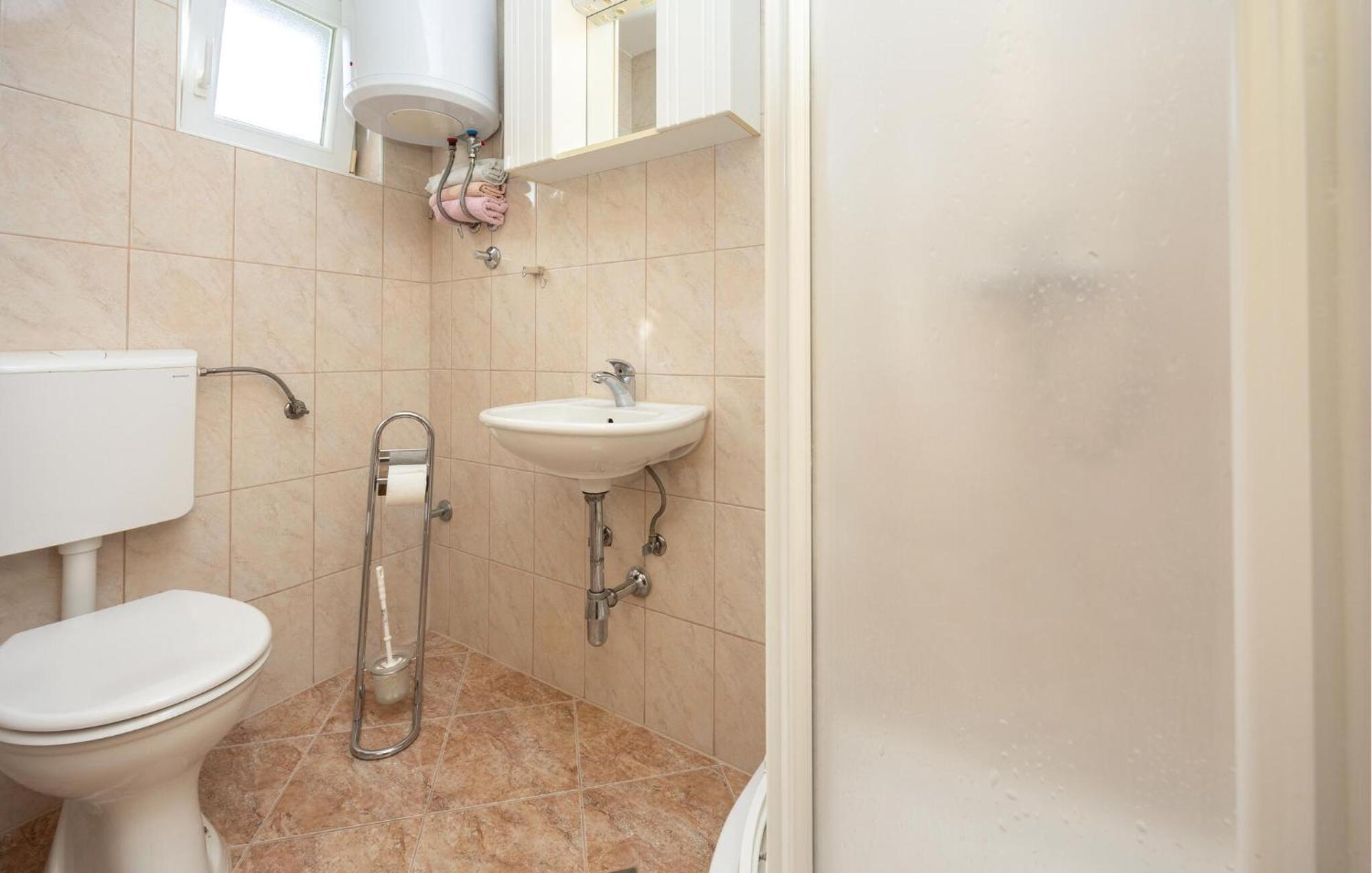 1 Bedroom Awesome Apartment In Lokva Rogoznica Dış mekan fotoğraf