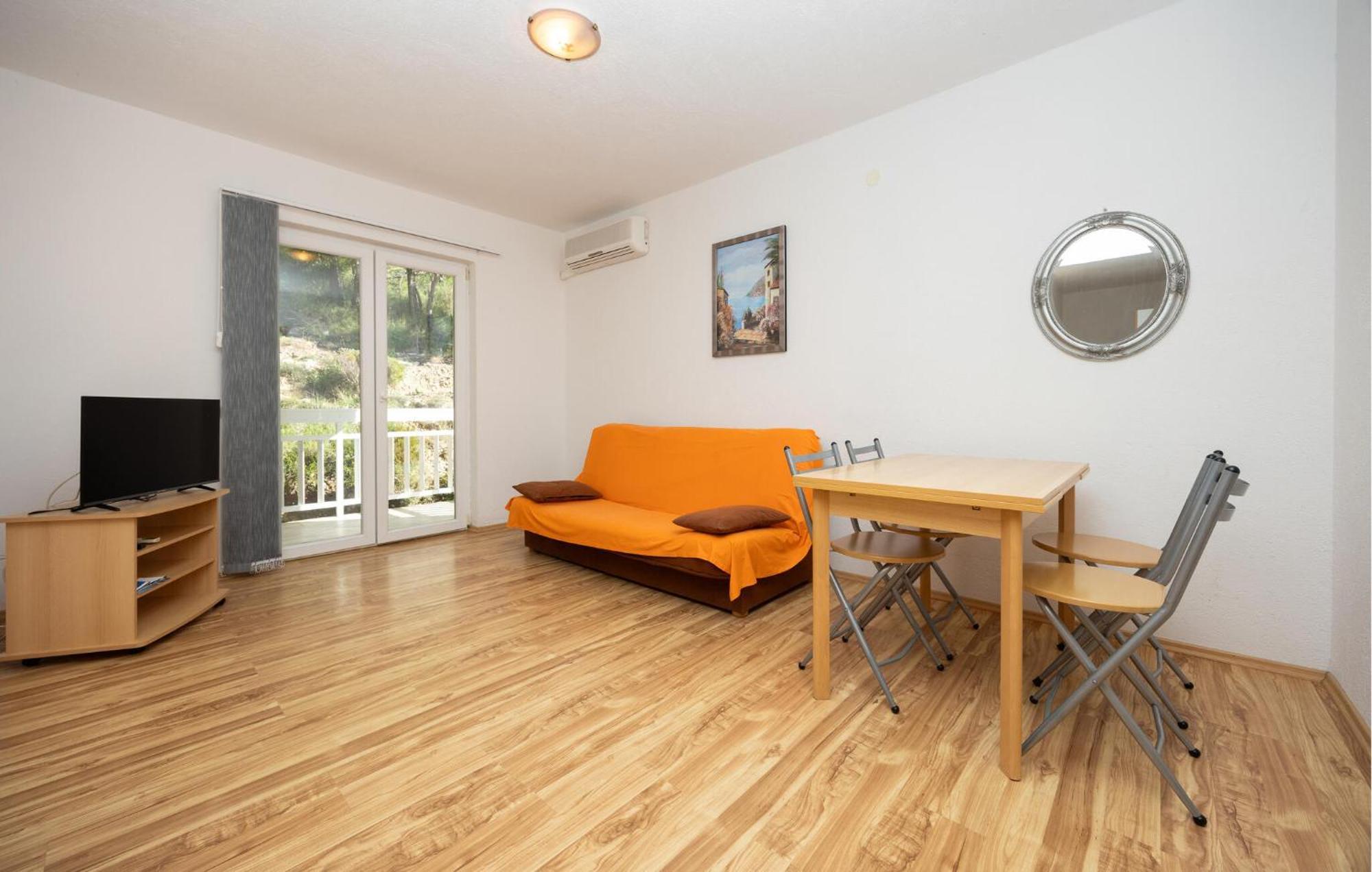 1 Bedroom Awesome Apartment In Lokva Rogoznica Dış mekan fotoğraf