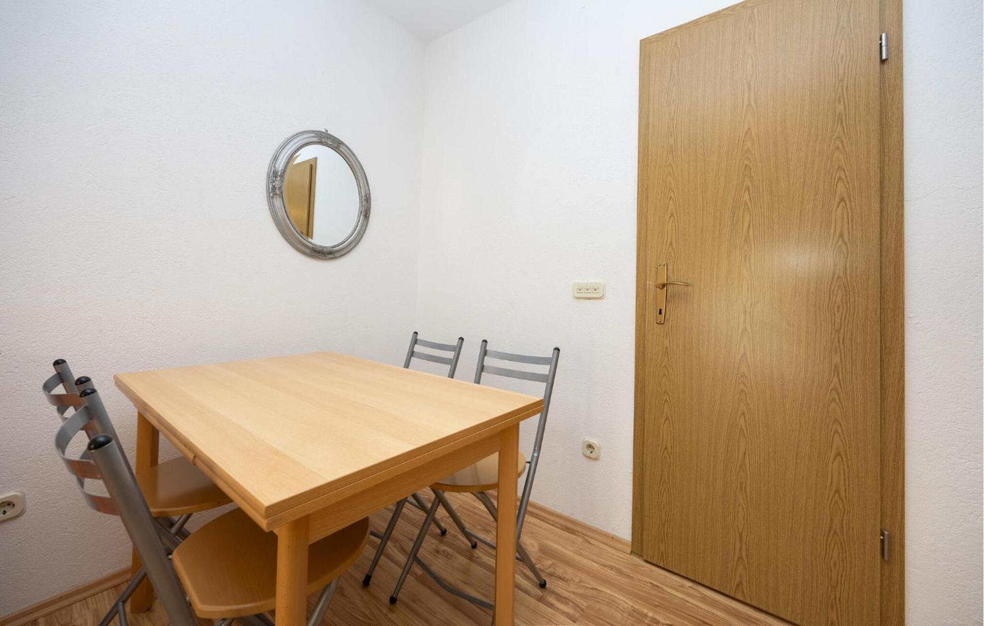 1 Bedroom Awesome Apartment In Lokva Rogoznica Dış mekan fotoğraf